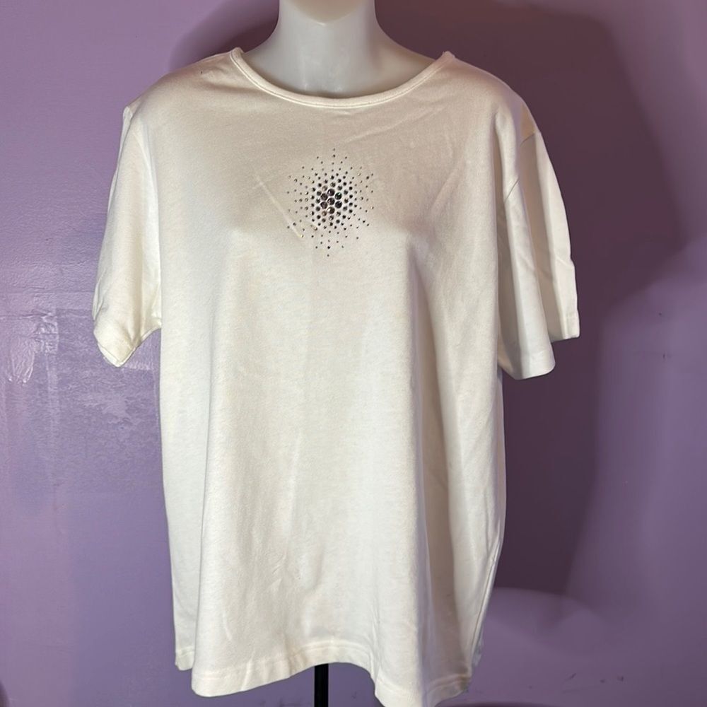 Quacker Factory White Short Sleeve Rhinestone Embellishments Top Size Large